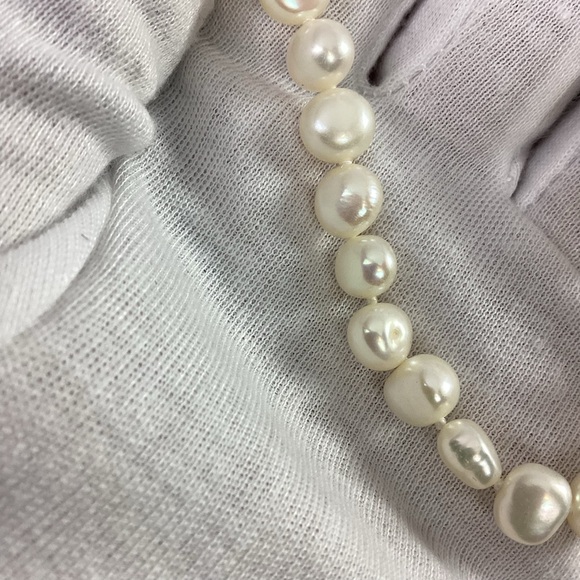 Vintage Cream Genuine Freshwater Pearl Necklace Hand Knotted 39in - Picture 3 of 7